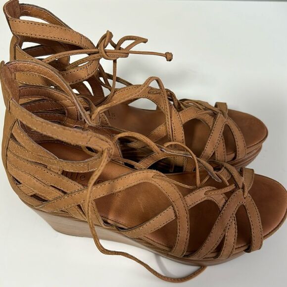 GENTLE SOULS BY KENNETH COLE JOY 7.5 SAND SABLE - Picture 2 of 9